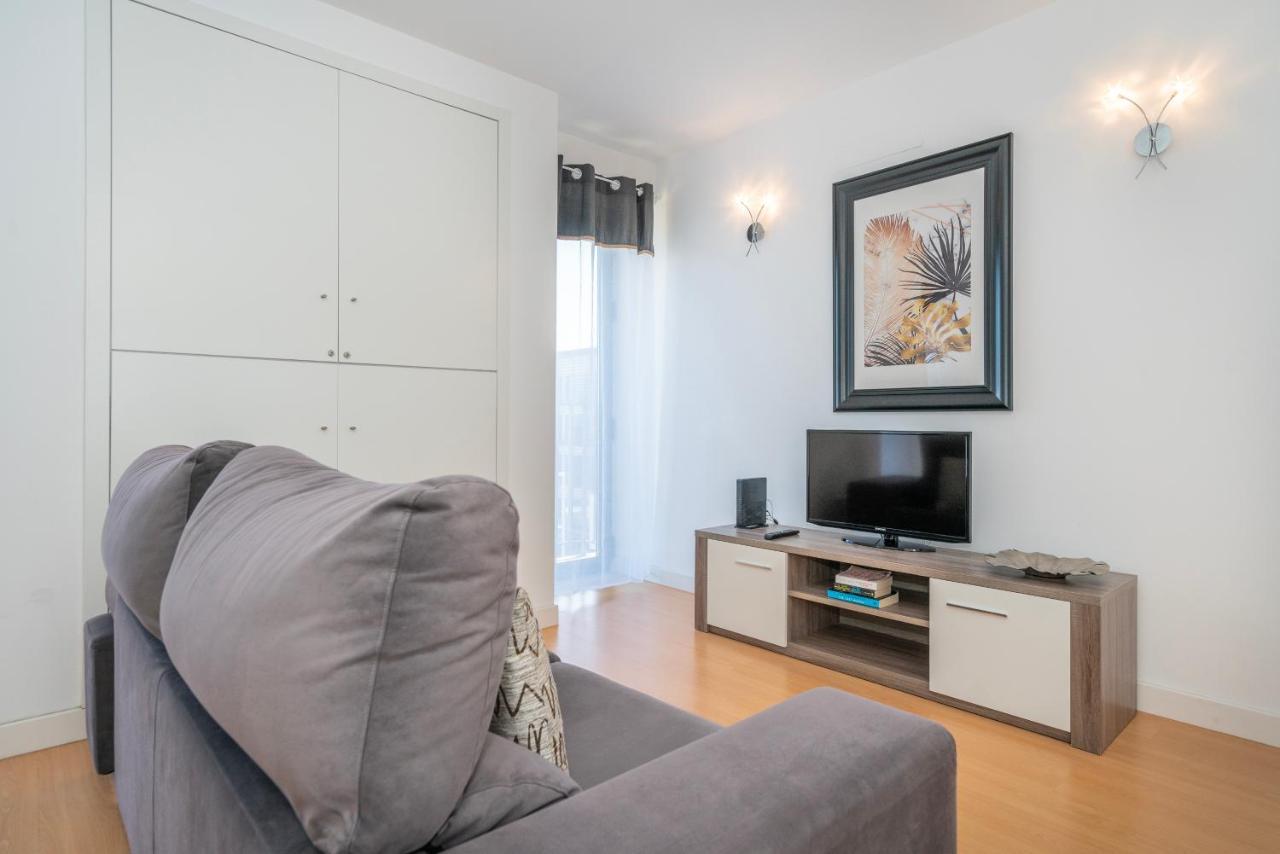 Modern Flat By Marina And Old Town *